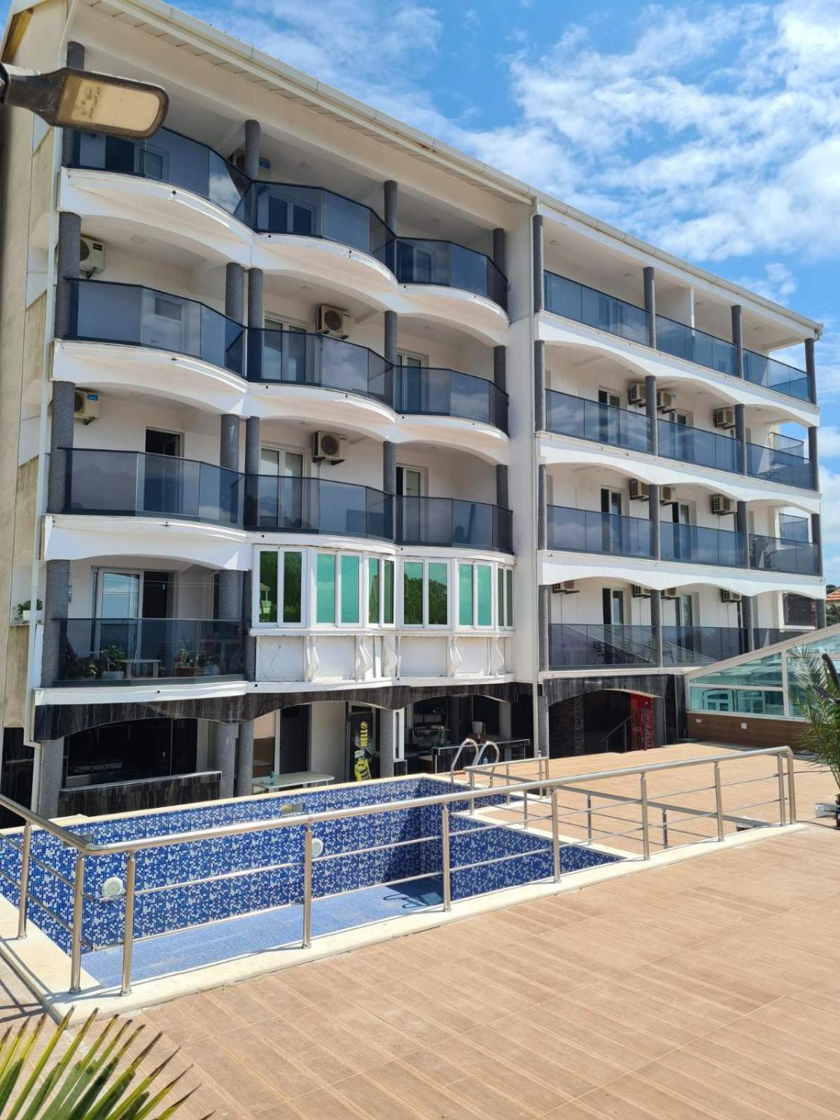Apartments Mekic Утєха Екстер'єр фото